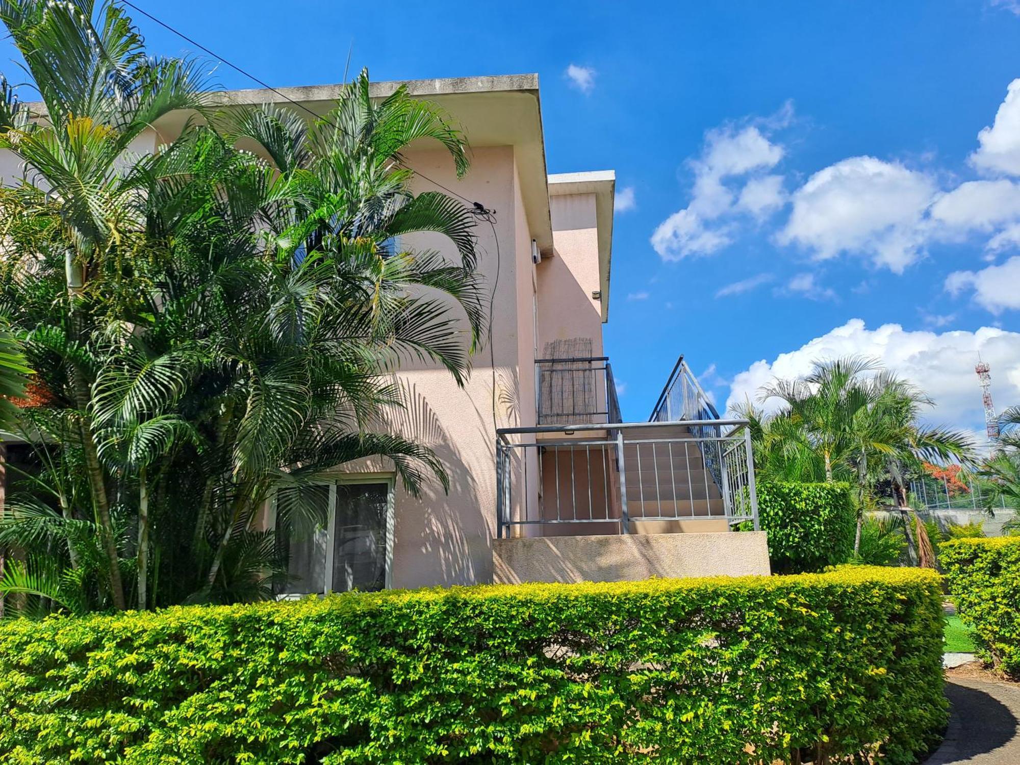 Appartement Paisible Avec Jardin & Piscine อัลบิออน ภายนอก รูปภาพ