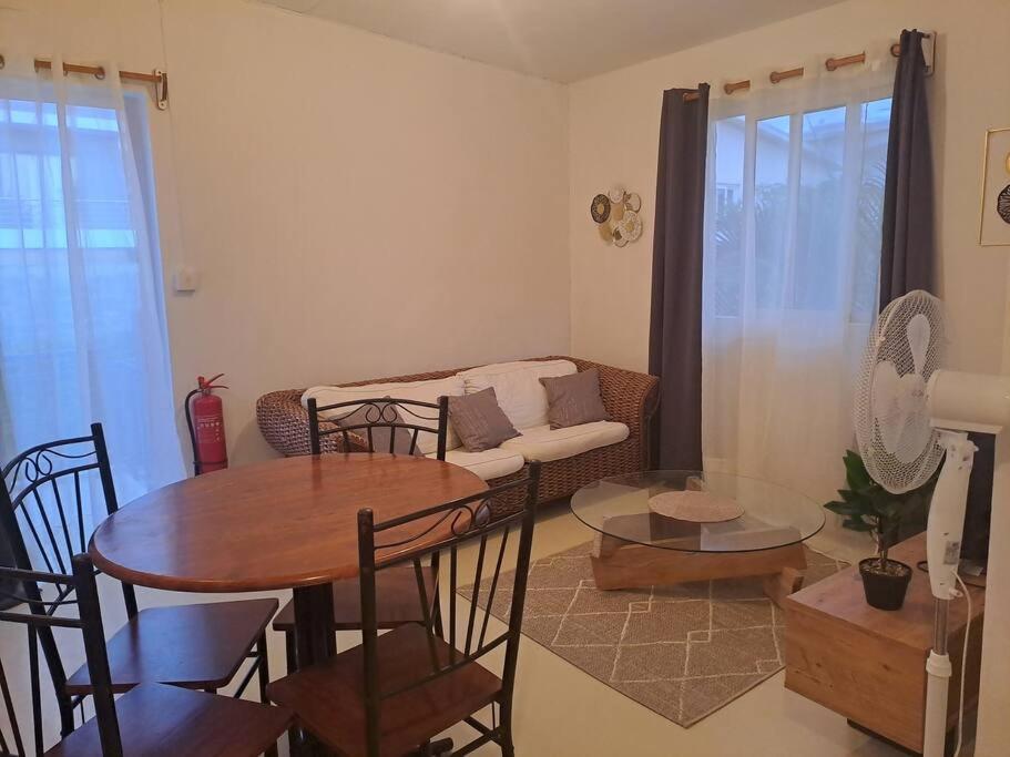 Appartement Paisible Avec Jardin & Piscine อัลบิออน ภายนอก รูปภาพ