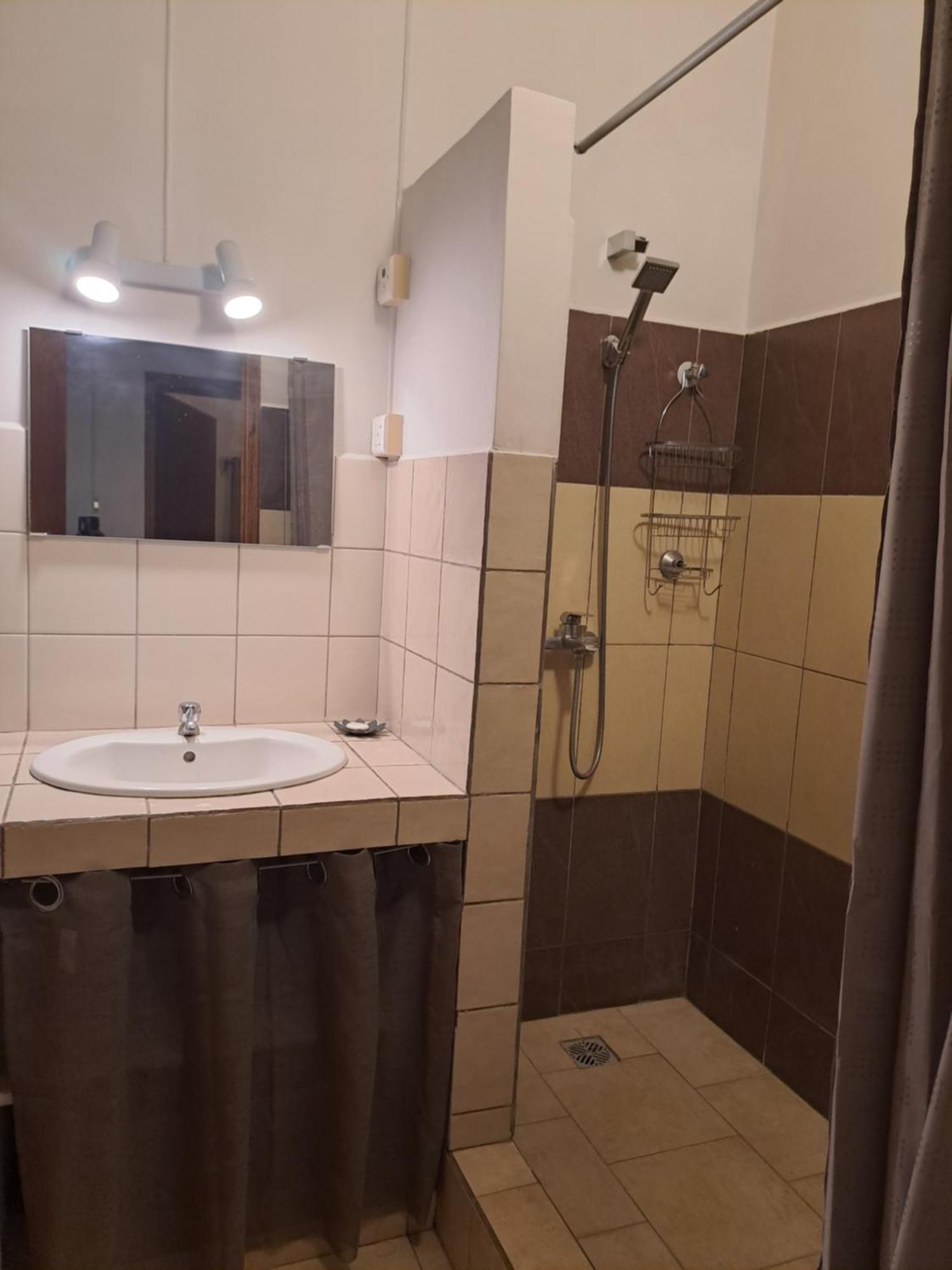 Appartement Paisible Avec Jardin & Piscine อัลบิออน ภายนอก รูปภาพ